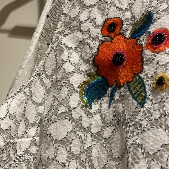 Super cute sleeveless top by Maeve. Size 10 - Picture 2 of 9